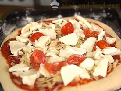 Pizza med røkt pølse - den enkleste oppskriften