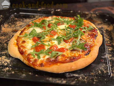 Pizza med røkt pølse - den enkleste oppskriften