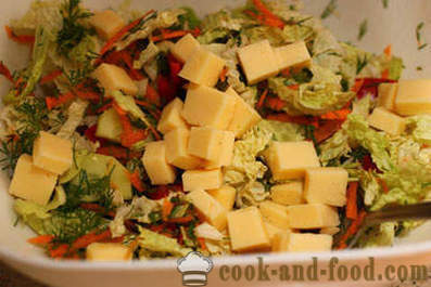 Oppskrift salat av kinakål med ost og krutonger