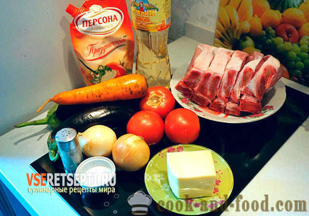 Svinekjøtt biff med grønnsaker og ost i ovnen
