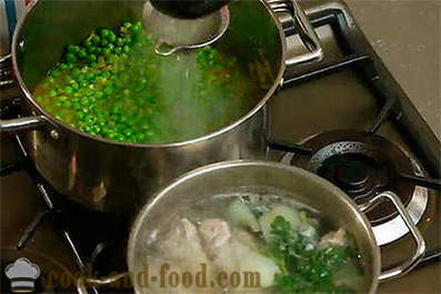 Suppe med grønne erter og kjøttboller