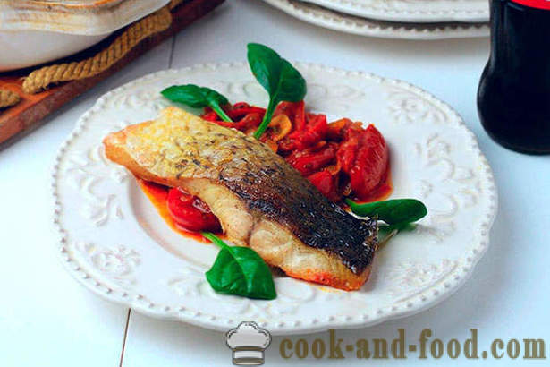 Fisk bakt med grønnsaker i ovnen
