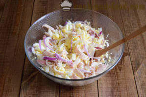 Blekksprut salat med ost og egg
