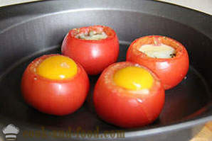 Fylte tomater med egg og ost
