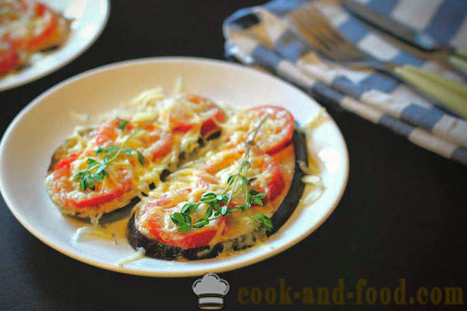 Bakt aubergine med tomat og ost