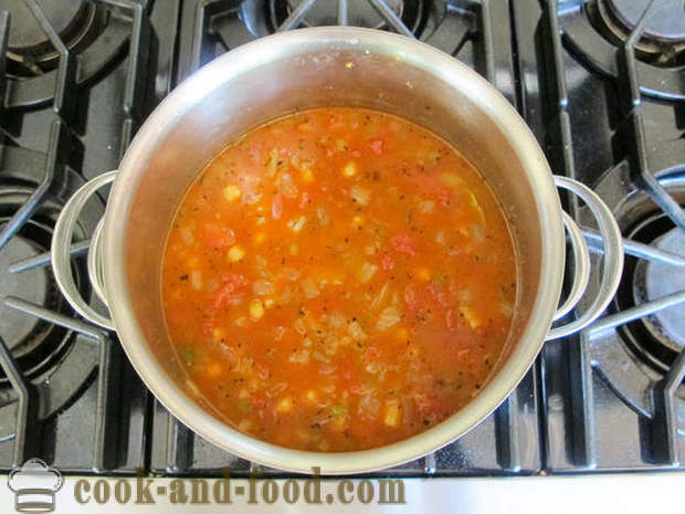 Tomatsuppe med kikerter og grønnsaker