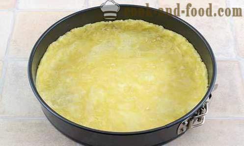 Åpne pai med sopp og ost