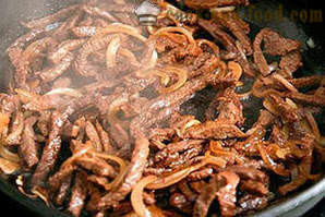Agurker med kjøtt på koreansk (kammer)