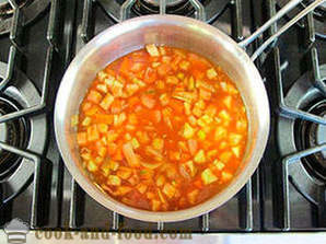 Tomatsuppe med ristet krutonger