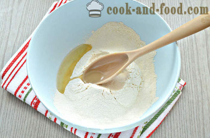Hvordan lage deigen i dumplings i kokende vann og vegetabilsk olje - en trinnvis oppskrift bilder