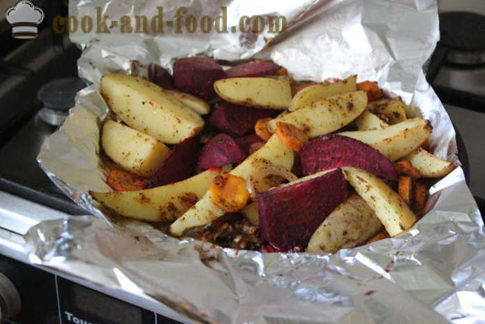 Stekte grønnsaker i ovnen - som bakte grønnsaker i folie riktig og velsmakende i ovnen, med en trinnvis oppskrift bilder