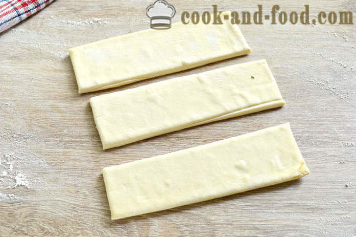 Pai snegle fra det ferdige butterdeig - som bakervarer et lag kake, sneglen med ost og pølser, en trinnvis oppskrift bilder