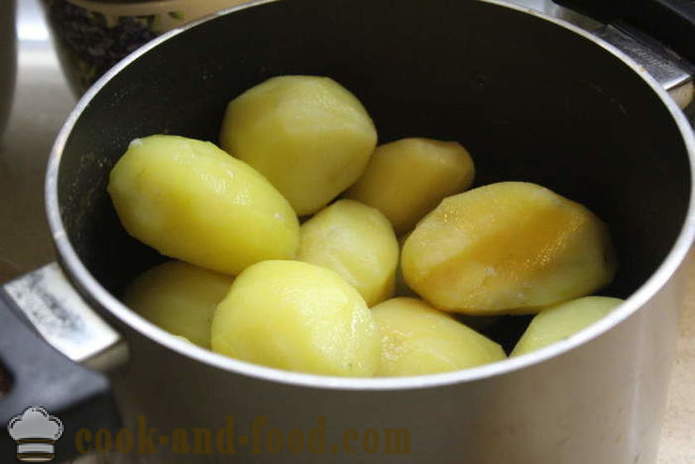 Varm sjampinjong salat med poteter - hvordan å lage en varm potetsalat med sopp, en trinnvis oppskrift bilder