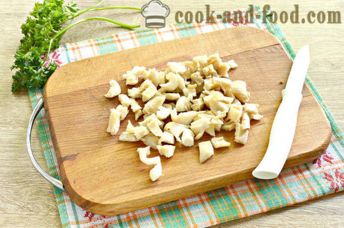 Poteter med sopp i rømme - hvordan å lage sopp med poteter og rømme i en gryte, med en trinnvis oppskrift bilder