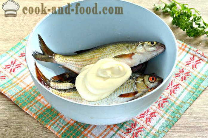 Liten fisk bakt i ovnen - hvordan å lage en deilig liten elv fisk, trinnvis oppskrift bilder