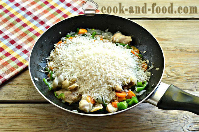 Ris med grønnsaker og kylling - begge deilig kylling koke ris i en stekepanne, en trinnvis oppskrift bilder
