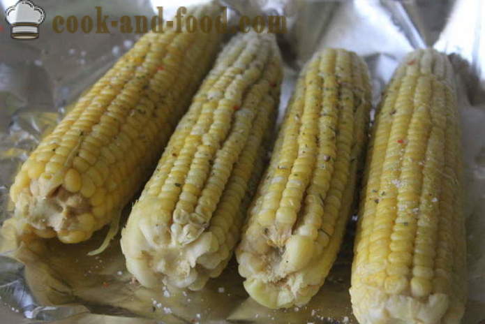 Corn bakt i ovnen i folie - hvordan å lage maiskolbe i ovnen, med en trinnvis oppskrift bilder
