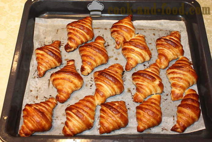 Franske croissanter uten fylling - hvordan å lage croissanter flassende gjærdeig, en trinnvis oppskrift bilder