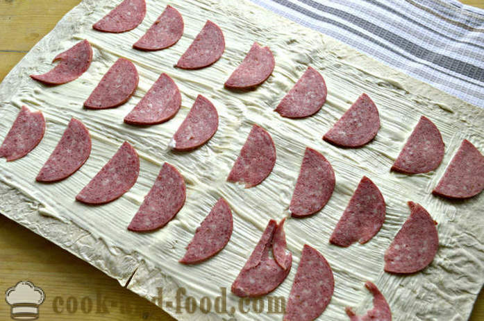 Forrett av pitabrød med pølse - hvordan å lage pitabrød roll fylt med pølse, en trinnvis oppskrift bilder