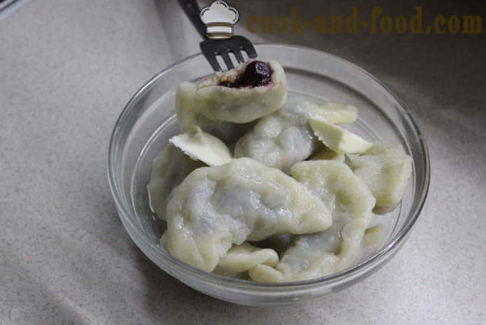 Deigen for dumplings med gjær - hvordan å forberede deigen for dumplings i brød maker, en trinnvis oppskrift bilder
