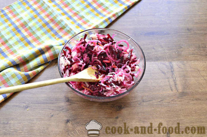 Meatless Beet salat med surkål - hvordan å lage mat rødbeter salat med surkål, en trinnvis oppskrift bilder