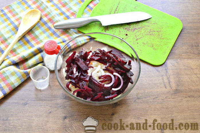 Meatless Beet salat med surkål - hvordan å lage mat rødbeter salat med surkål, en trinnvis oppskrift bilder