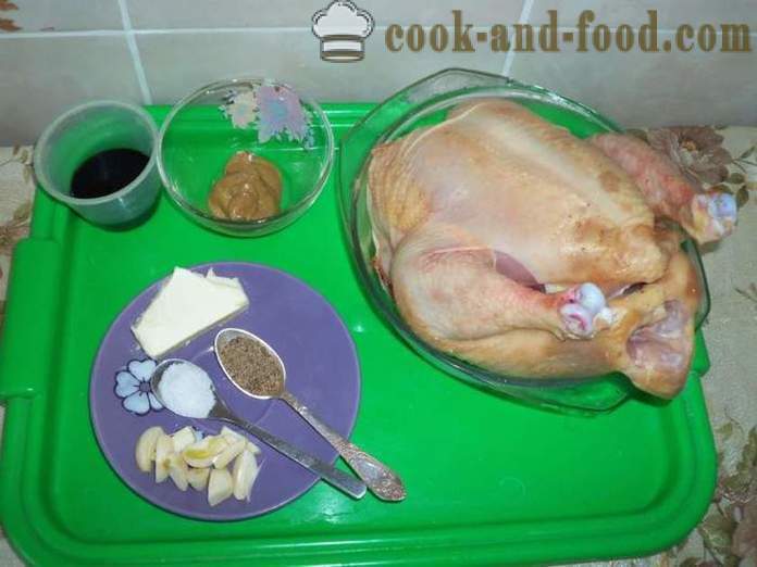 En hel kylling i ovnen i en folie - som en deilig bakt kylling i ovnen hele, en trinnvis oppskrift bilder