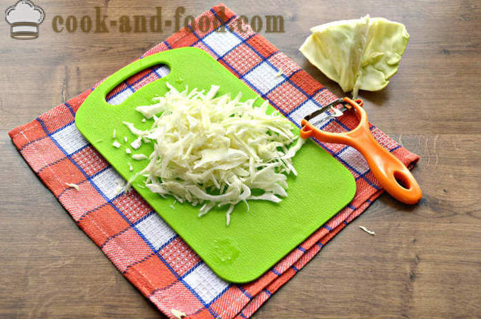 Salat av daikon reddik og gulrot, eple og kål - hvordan å forberede en salat av reddik reddik og smør, med en trinnvis oppskrift bilder