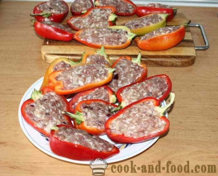 Fylte paprika bakt i ovnen halvdeler - hvordan å lage en utstoppet pepper halvdeler, med en trinnvis oppskrift bilder