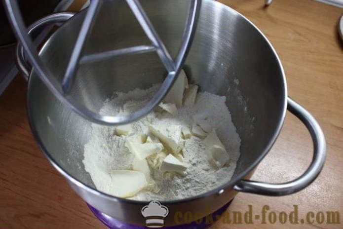 De mest delikate boller i melk uten gjær - hvordan å bake muffins i ovnen med kjøtt, en trinnvis oppskrift bilder