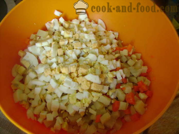 Fransk salat uten kjøtt og pølser - hvordan å forberede en salat med eple, med en trinnvis oppskrift bilder