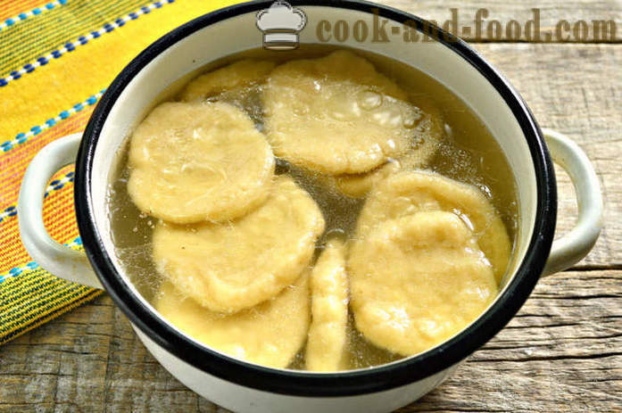 Haltama suppe eller dumplings med lam og kjøttkraft - som kokk deilig fårekjøtt suppe, en trinnvis oppskrift bilder