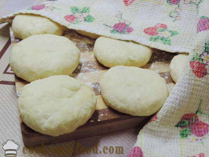 Frodige gjær donuts med ostemasse fylling - hvordan å lage smultringer hjemme, trinnvis oppskrift bilder