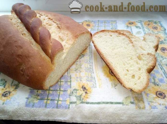Hjemmelaget hvete brød i ovnen