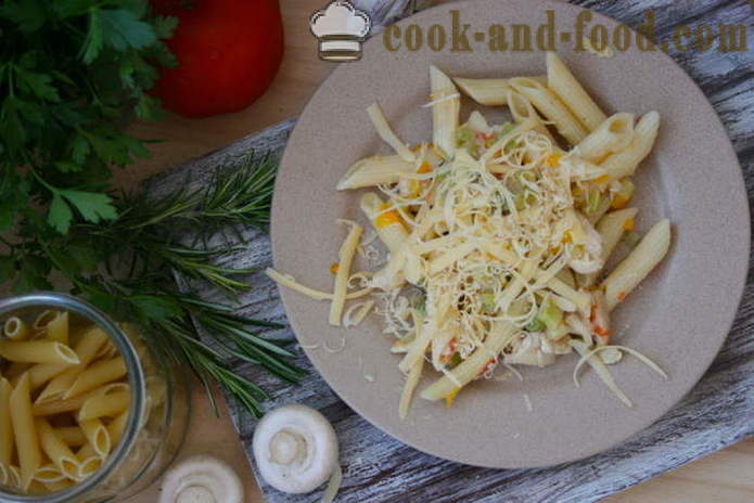 Italiensk hjemmelaget pasta med kylling, grønnsaker og ost - hvordan å lage italiensk pasta hjemme, steg for steg oppskrift bilder