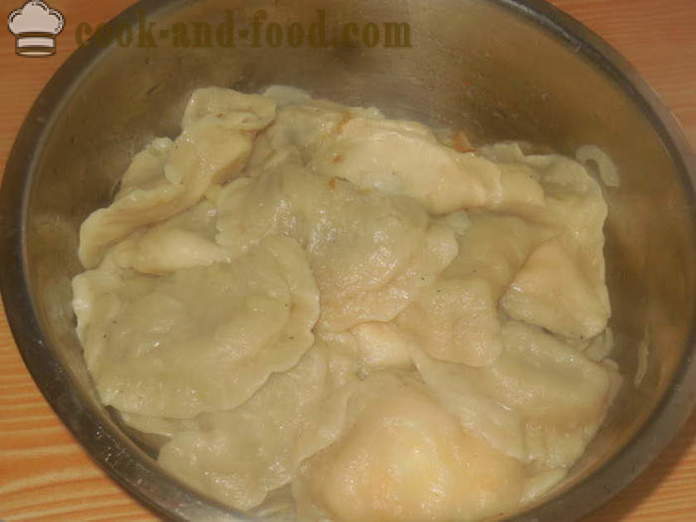 Deigen for dumplings til egg serum - hvordan å blande deigen i dumplings, en trinnvis oppskrift bilder