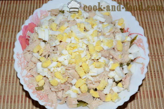 Sellerisalat med kylling, egg, agurk og majones - Hvordan forberede en salat av selleri rot, en trinnvis oppskrift bilder