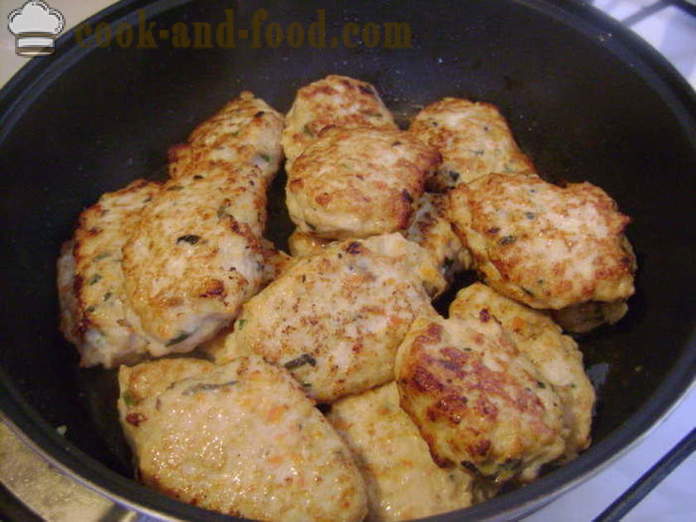 Saftig kylling kotelett med gulrot, løk - hvordan å lage saftige kylling kjøtt i pannen, en trinnvis oppskrift bilder