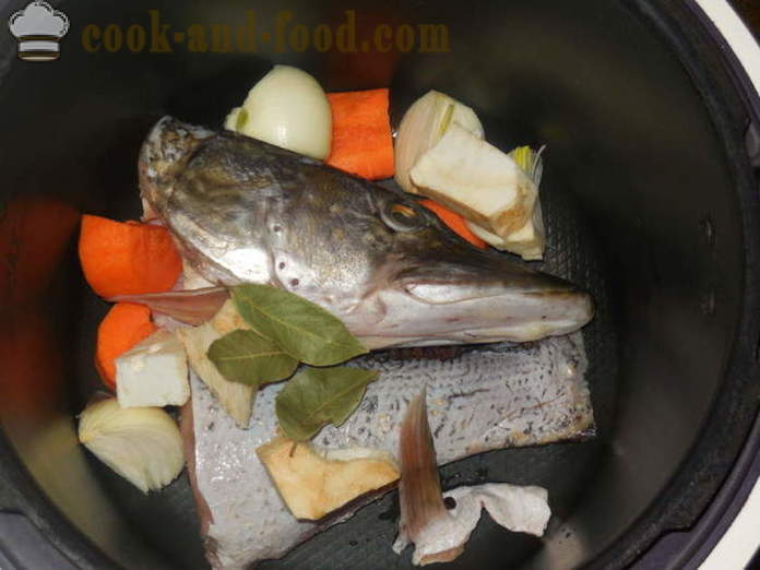 En enkel oppskrift på fiskesuppe fra Pike mål multivarka - hvordan du koker suppe fra gjedde hode hjem, trinnvis oppskrift bilder