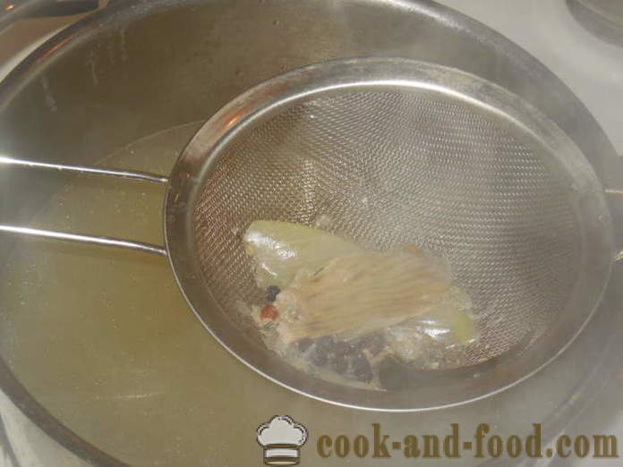 En enkel oppskrift på fiskesuppe fra Pike mål multivarka - hvordan du koker suppe fra gjedde hode hjem, trinnvis oppskrift bilder