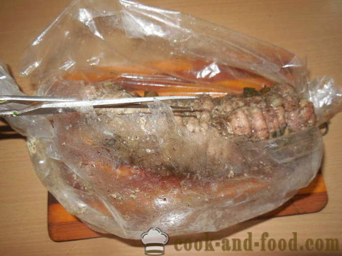 Kokt svinekjøtt podcherevka brette opp ermet - hvordan å lage en deilig brød av svinekjøtt peritoneum, en trinnvis oppskrift bilder