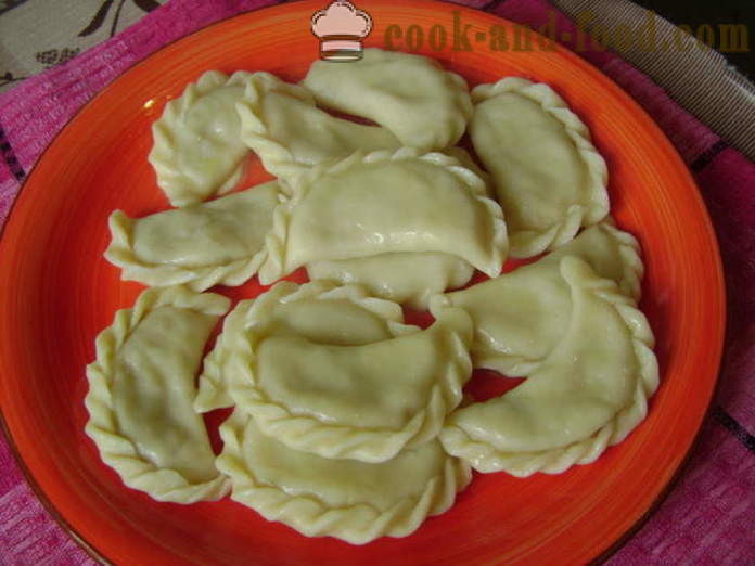 Meatless dumplings med poteter og sopp - hvordan å lage mat dumplings med poteter og sopp, en trinnvis oppskrift bilder