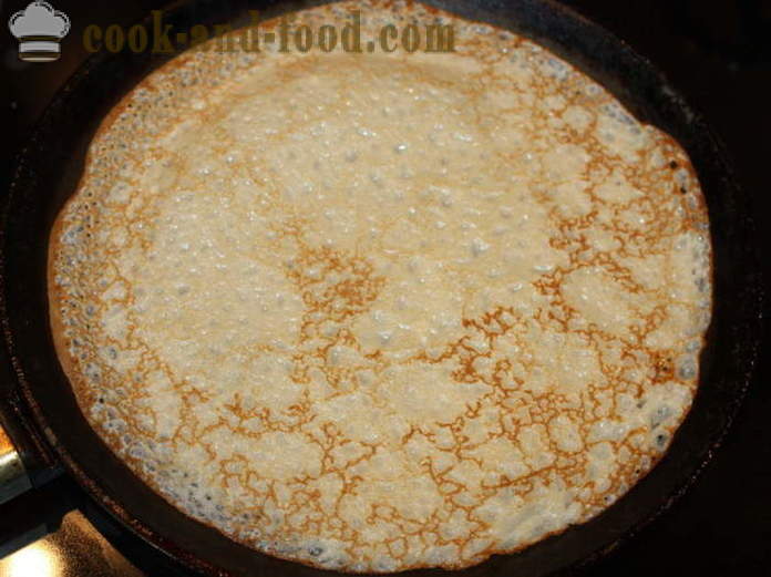 Mandel pannekaker med hull - hvordan å bake pannekaker tynne med hull, en trinnvis oppskrift bilder