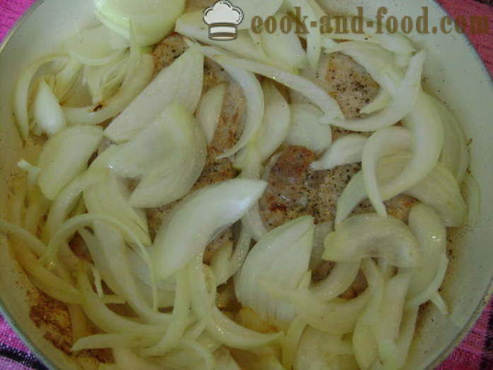 Svinekjøtt escalope med løk - hvordan du koker escalope av svinekjøtt, med en trinnvis oppskrift bilder