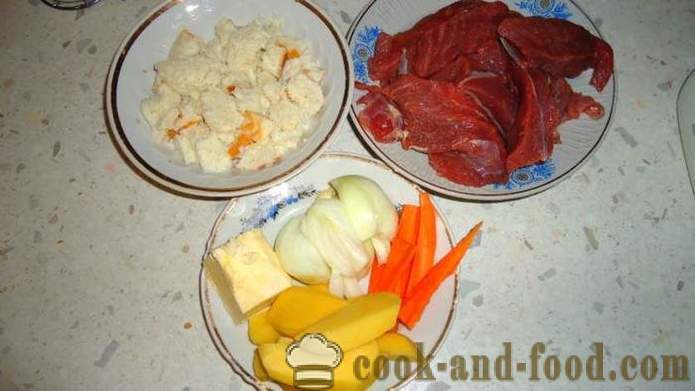 Dietary koteletter av kalvekjøtt med gulrøtter og løk - hvordan å lage en deilig kalvekjøtt koteletter, en trinnvis oppskrift bilder