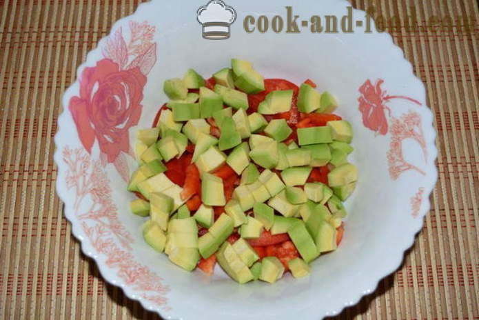 En deilig salat med avokado og kyllingbryst - hvordan å forberede en salat med avokado og kylling, med en trinnvis oppskrift bilder