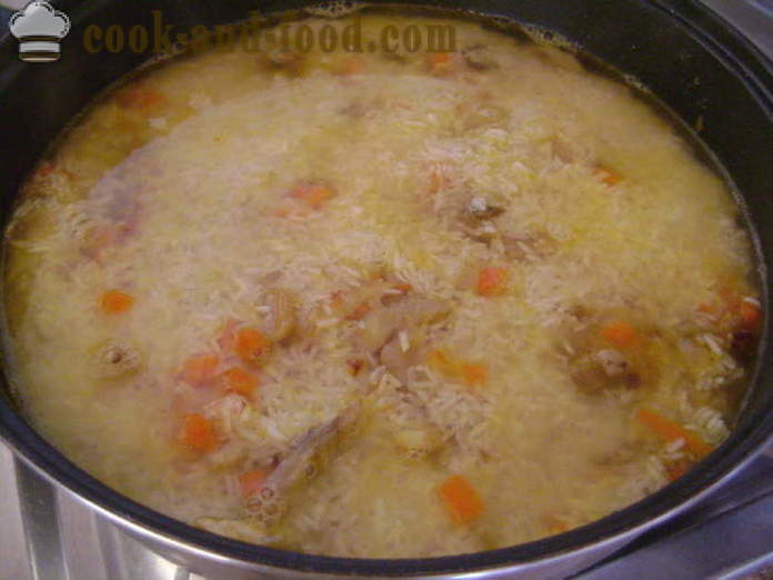 Meatless pilaf med sopp i en stekepanne - hvordan å lage mat meatless risotto med sopp, en trinnvis oppskrift bilder