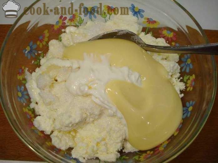 Ostemasse dessert med kondensert melk, banan og rips - hvordan å lage ostekake dessert uten gelatin, trinnvis oppskrift bilder