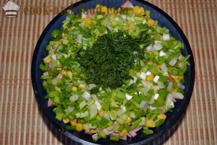 Salat av kinakål med røkt pølse, paprika og hermetisert mais - hvordan å forberede en salat av kinakål med korn og pølse, en trinnvis oppskrift bilder