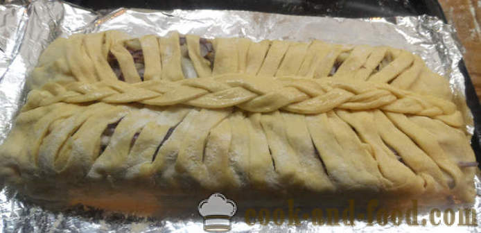 Gjær kake med fisk og ris og fersk fisk - hvordan å lage en kake med fisk i ovnen, med en trinnvis oppskrift bilder
